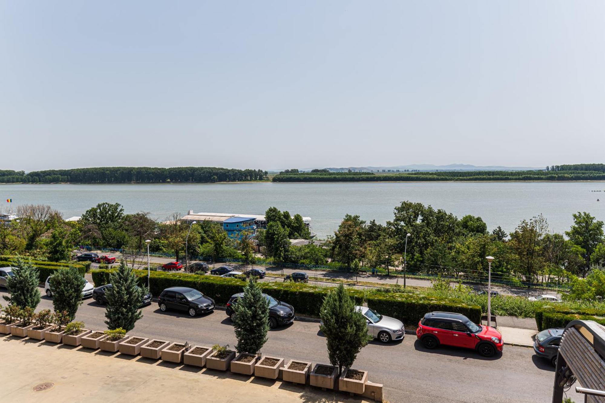 Faleza Hotel By Vega Galaţi Buitenkant foto