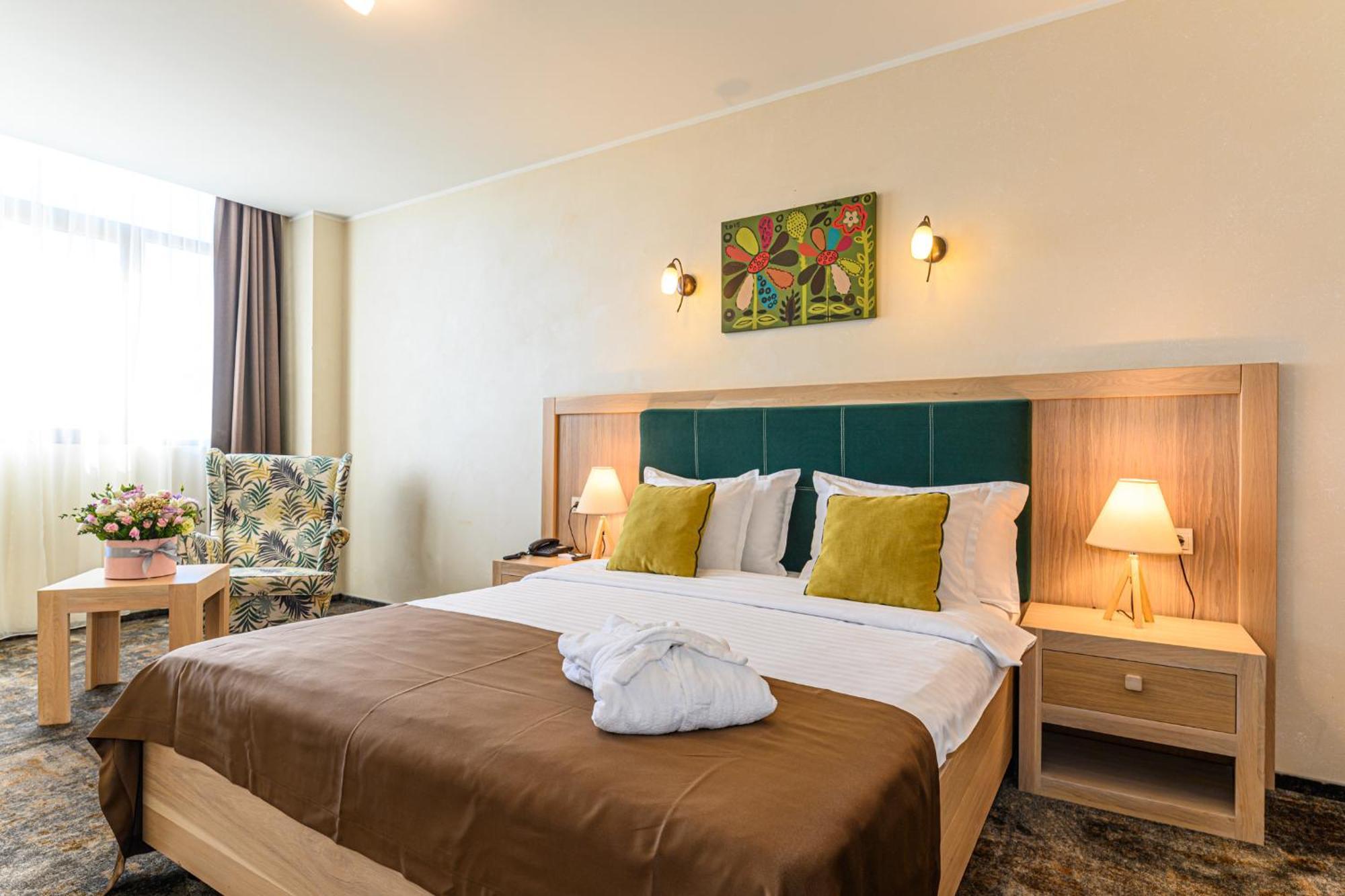 Faleza Hotel By Vega Galaţi Buitenkant foto